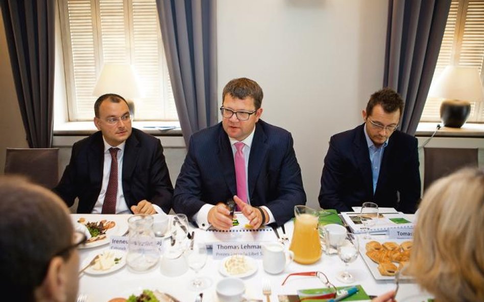 Ireneusz Gronostaj, dyrektor finansowy (z lewej), Thomas Lehmann, prezes (w środku), i Tomasz Dwojak