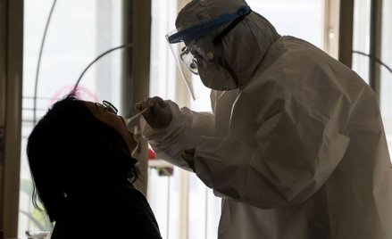 Epidemiolog: Koronawirus mógłby zagrozić 2/3 mieszkańców Ziemi