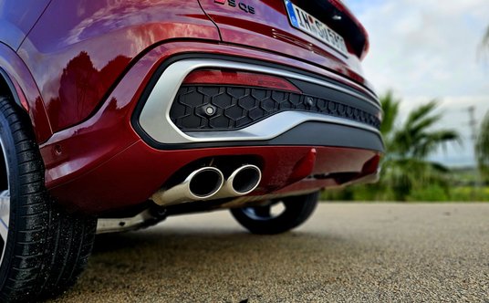 Tak to powinno wyglądać - prawdziwe, wystające rury wydechowe