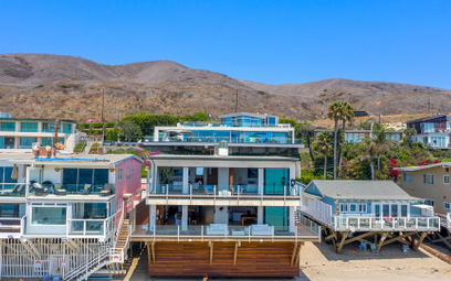 "Chandler Bing" sprzedaje niesamowity dom na plaży w Malibu