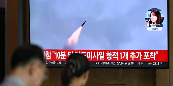 Korea Północna chwali się testem rakiety zdolnej przenosić ogromną głowicę