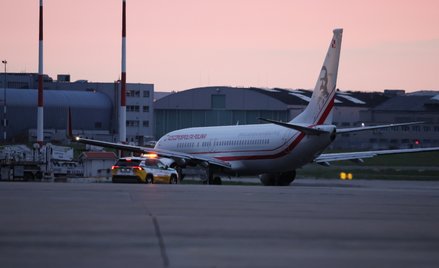 Samolot specjalny w 1. Bazie Lotnictwa Transportowego w Warszawie, 16 bm. Samolotem polecą lekarze z