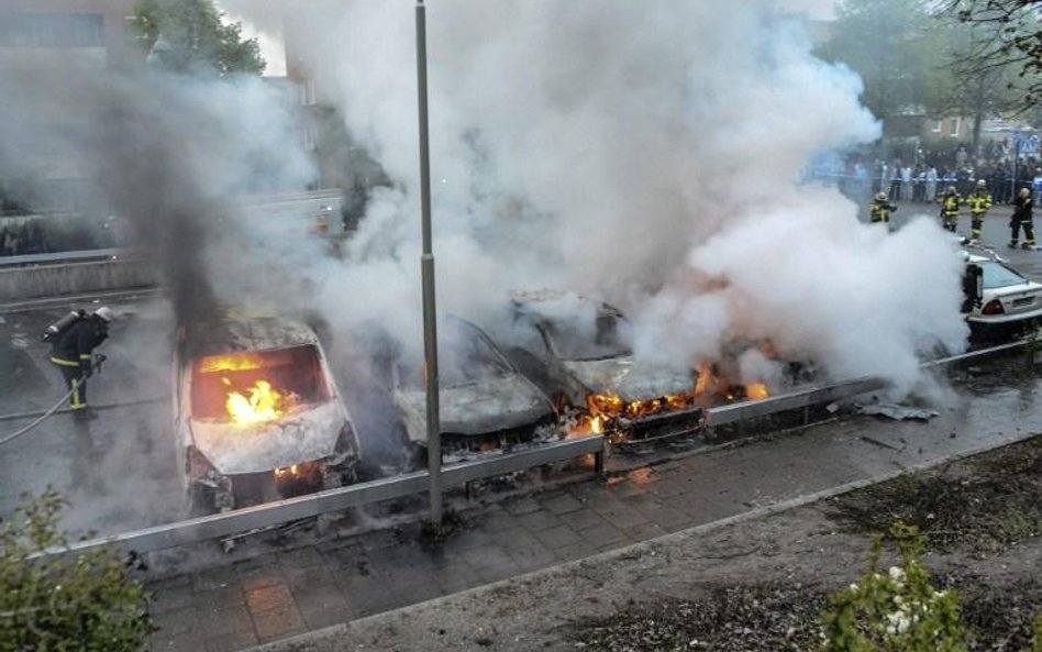 Bunt muzułmańskich imigrantów dotarł nawet do Sztokholmu