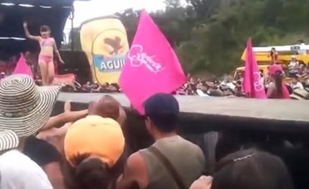 Krytyka konkursu miss piękności dziewczynek w Kolumbii. Makijaż i wyzywające pozy