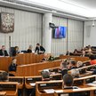 Senatorowie na sali obrad Senatu