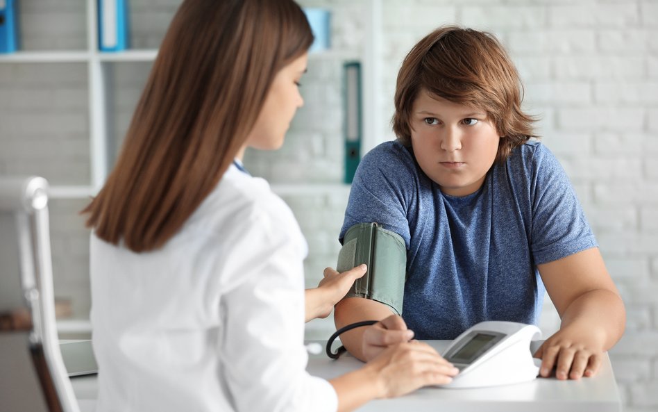 Analiza przeprowadzonych badań wykazała, że na szacunki częstości występowania nadciśnienia tętnicze