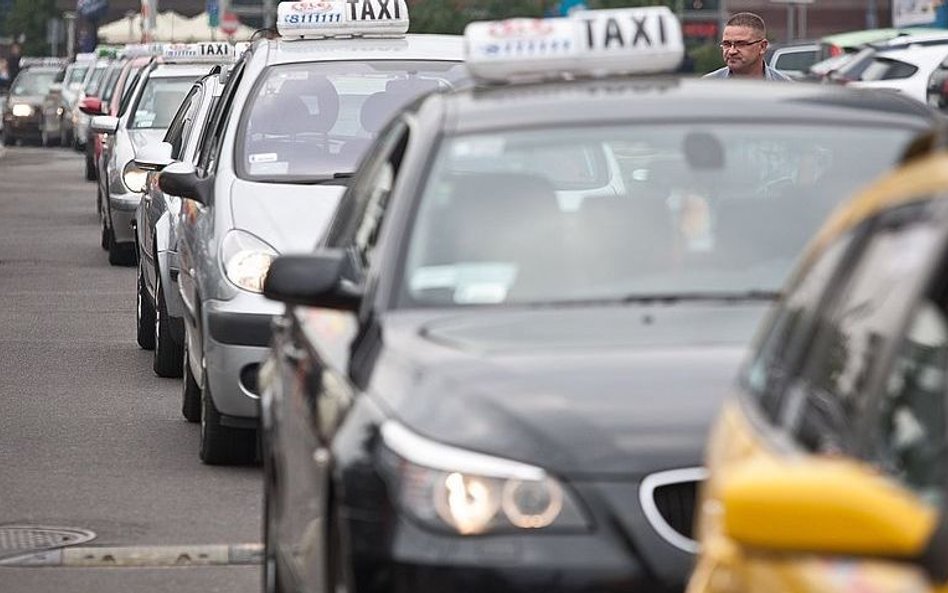 Nowe stawki za licencje na przewóz drogowy