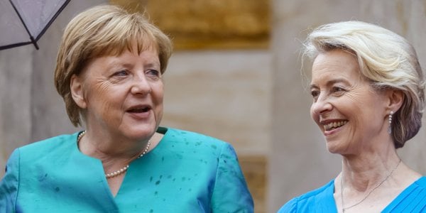 Jędrzej Bielecki: Von der Leyen odcina się od Merkel. Nie za późno?