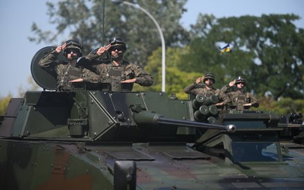 Defilada odbyła się sprawnie dzięki doskonałem u wyszkoleniu i determinacji żołnierzy