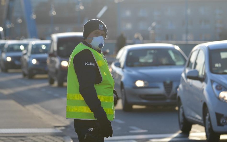 Koronawirus: stan nadzwyczajny, ale z ominięciem konstytucji