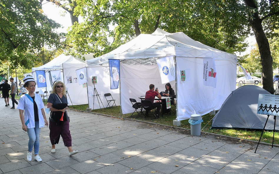 Białe Miasteczko przed KPRM