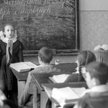 Szkoła Średnia nr 24 im. Marii Konopnickiej, w której uczono w języku polskim. Lwów, 1956-1957 r.