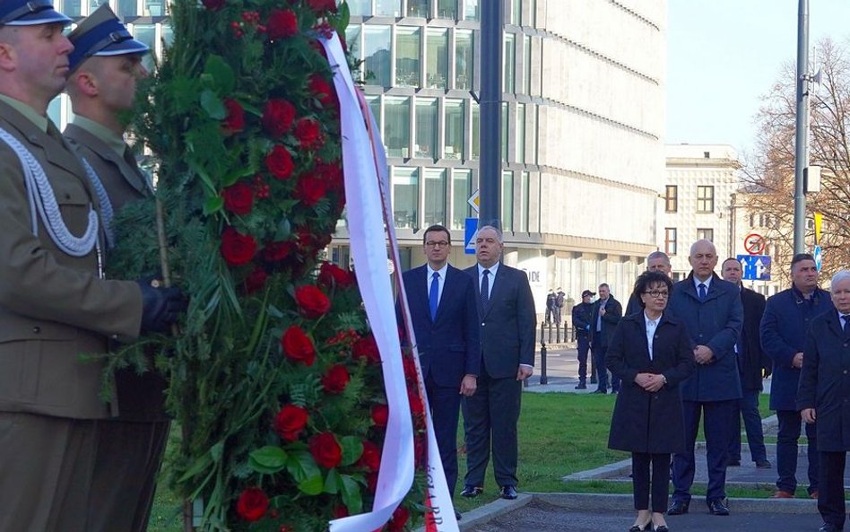 Premier Mateusz Morawiecki, wicepremier Jacek Sasin, marszałek Sejmu Elżbieta Witek, europoseł Joach