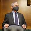 Dr Fauci o wytycznych CDC: Dzieci wciąż muszą nosić maski