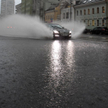 Nawałnica nad Moskwą. Podtopione ulice, połamane drzewa