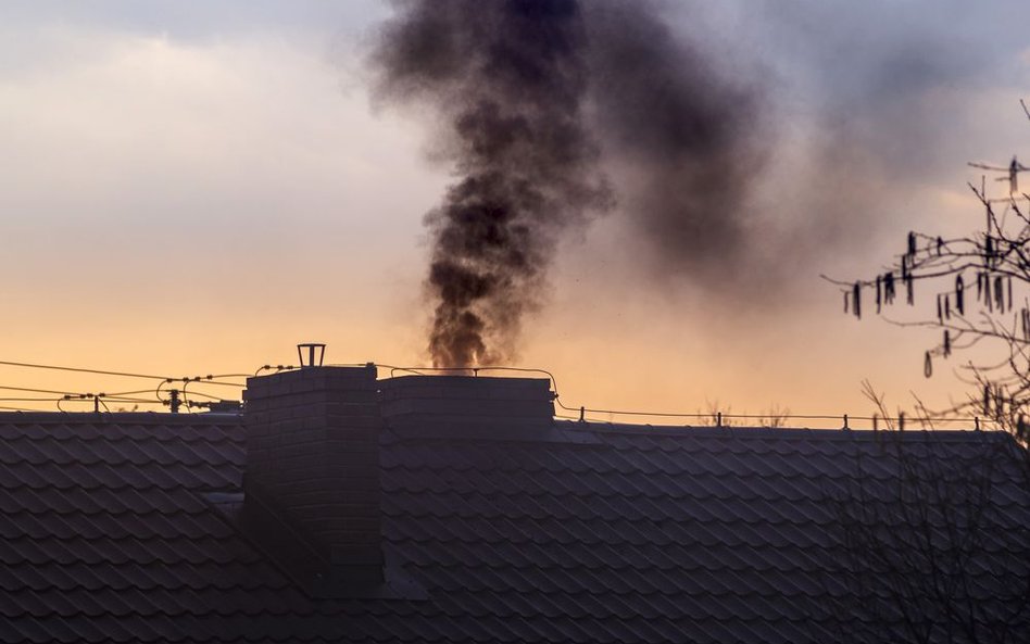 Kredyty na wymianę starych pieców i panele słoneczne z programu „Czyste powietrze"