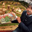 Krzysztof Przybyła chce pokazać na swojej makiecie Poznania detale. Zrezygnuje tylko z krzyży na koś
