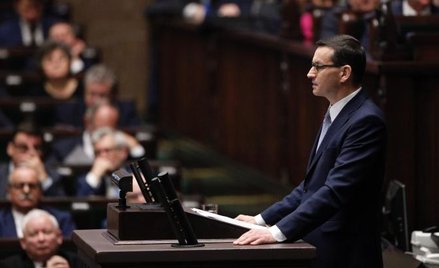 Mateusz Morawiecki zaskoczył posłów politycznym wistem, proponując zmianę konstytucji