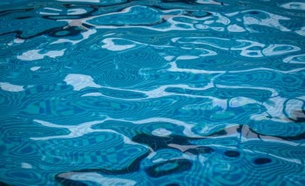 Basen publiczny mógł być miejscem zakażenia amebą w USA