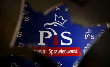 Do dziennikarzy przypadkowo trafiła instrukcja dla posłów PiS