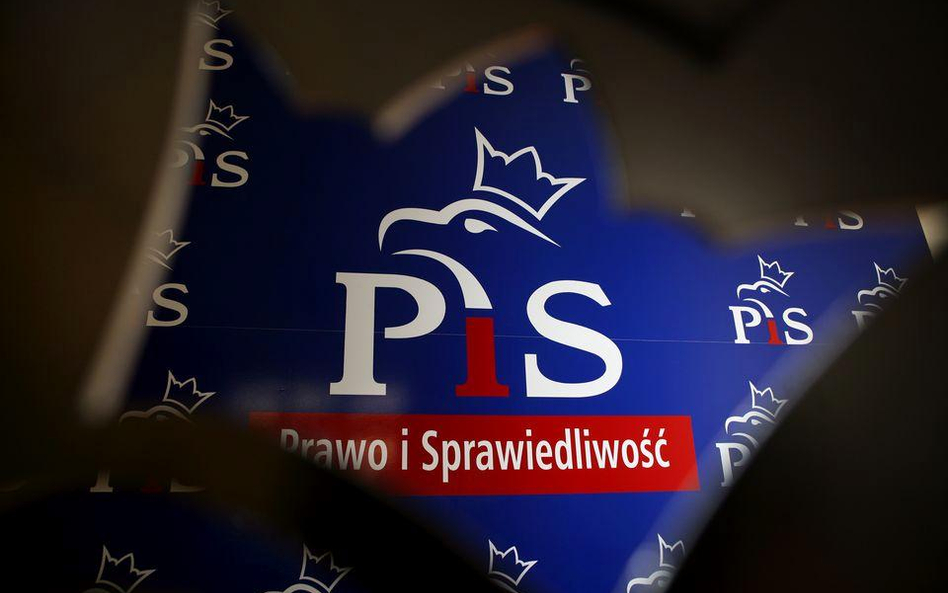 Skłócona Platforma kontra odnowione PiS