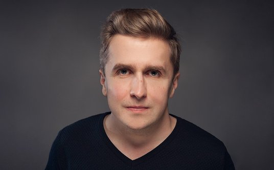 dr Tomasz Oleksy, adiunkt na Wydziale Psychologii Uniwersytetu Warszawskiego. Prowadzi badania nad r