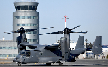 Samolot armii Stanów Zjednoczonych Bell Boeing V-22 Osprey na lotnisku w podrzeszowskiej Jasionce