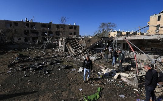 Zniszczenia w mieście Dimona