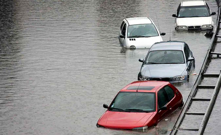 W przygotowywanych do sprzedaży samochodach ślady po zalaniu mogą być dobrze maskowane