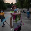 Chiny: Na COVID-19 w całym kraju leczy się 76 osób