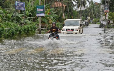 324 ofiary powodzi w Indiach. Deszcz padał przez tydzień