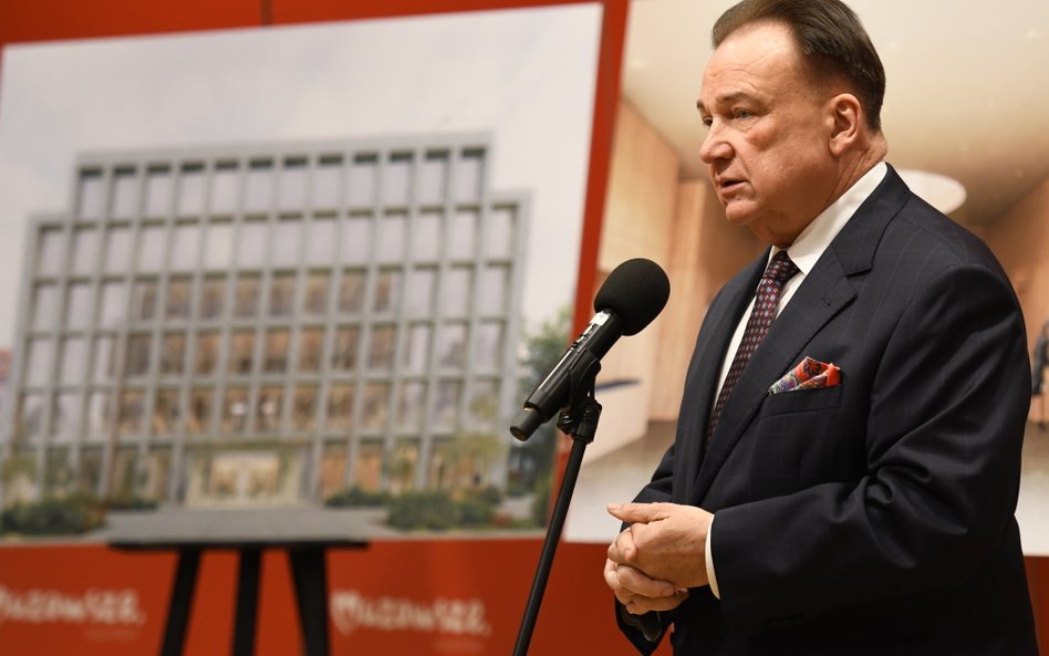 Obiekty o wysokości nieprzekraczającej 23,4 metra zostały zaprojektowane tak, aby dopełnić istniejąc