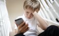 "Młodzi ludzie najczęściej nikomu nie mówią o doświadczeniu cyberprzemocy. Interwencja rodziców nie 