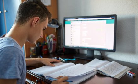 Koronawirus: lekcje z internetu. Rusza gov.pl/zdalnelekcje