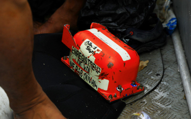 Katastrofa samolotu w Indonezji: Nurkowie wydobyli pierwszą czarną skrzynkę