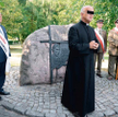 Zeznania obciążające ks. Stanisława S. złożyło dotąd w prokuraturze dziewięć osób. Śledczy szukają i
