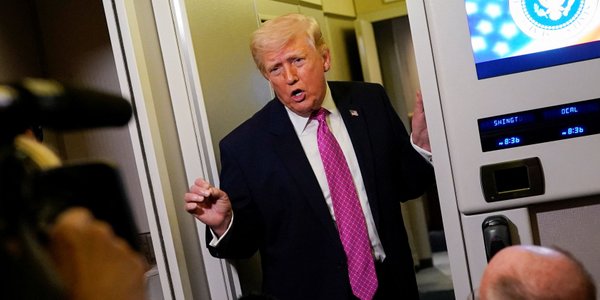 Donald Trump przez cały czas nie wyklucza zajęcia irańskiej wyspy. Ale mówi, iż negocjacje idą dobrze