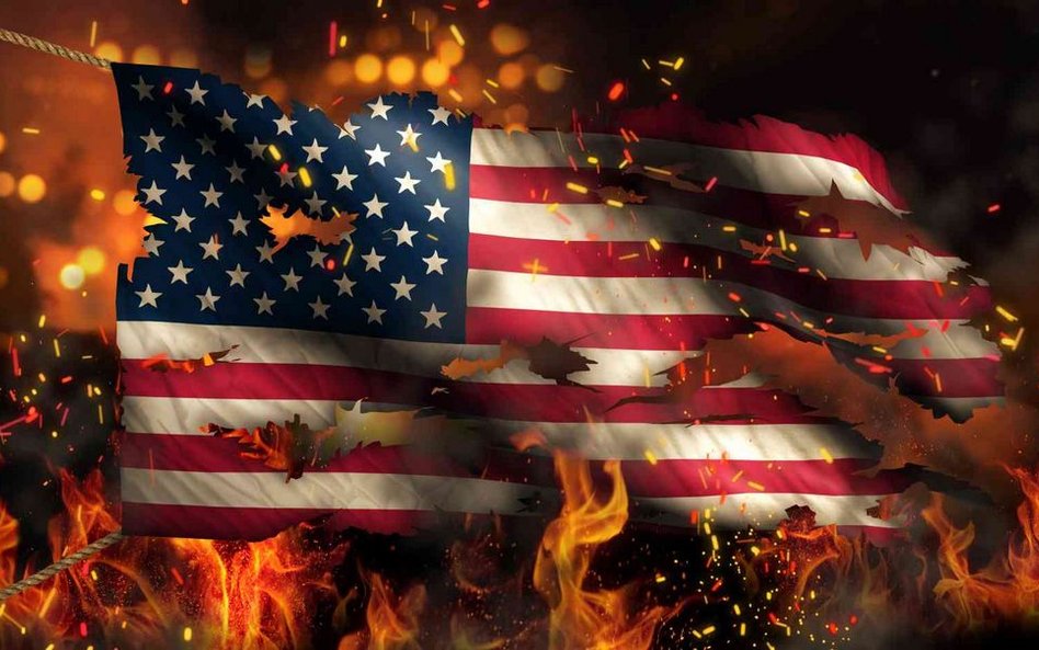 Iran: Firma z Chomejn produkuje flagi USA i Izraela. Do spalenia
