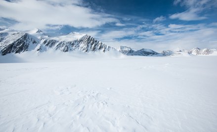 Nowa mapa odkrywa nieznany dotąd krajobraz rozciągający się pod lodami Antarktydy