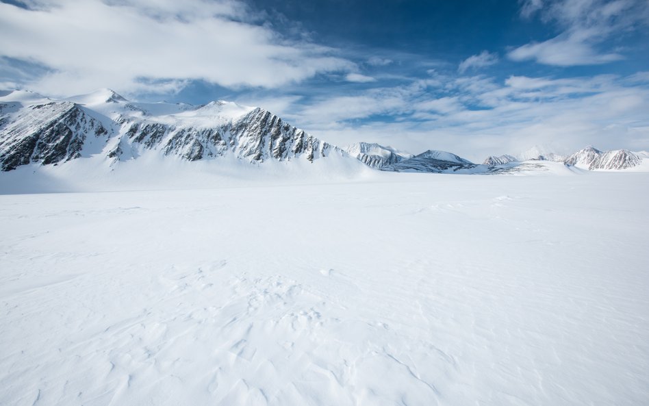 Nowa mapa odkrywa nieznany dotąd krajobraz rozciągający się pod lodami Antarktydy
