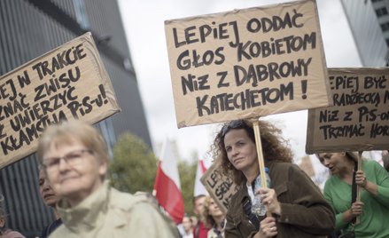 Próby sprowadzenia politycznych sporów na tory walki płci nie mają u nas perspektyw. Nawet jeśli nie