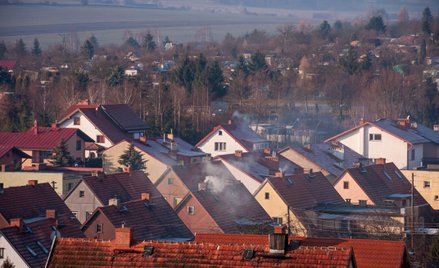 Czyste Powietrze nadal z zaległościami. Resort przyznaje się do opóźnień