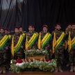 Członkowie Hezbollahu w czasie pogrzebu jednego z członków tej organizacji