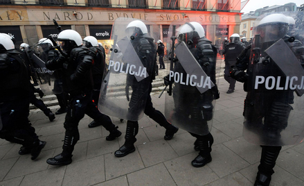 Marsz Niepodległości: 35 policjantów rannych, 3 w szpitalu