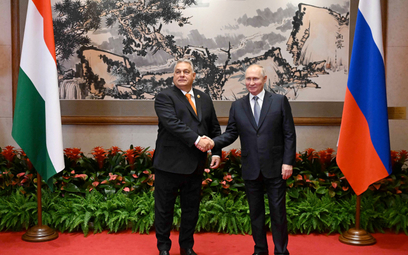Uścisk dłoni w Pekinie, który zaskoczył wszystkich – Viktor Orbán i Władimir Putin