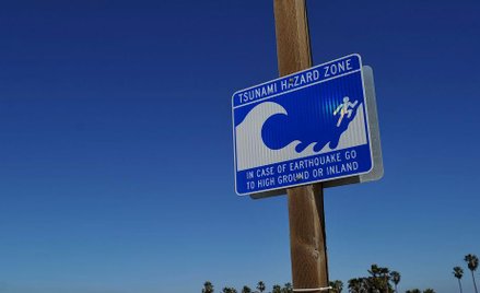 Ostrzeżenia przed tsunami pojawiły się też na plażach Kalifornii