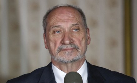 Macierewicz: Nie możemy pozwolić, by to barbarzyństwo rozszerzało się