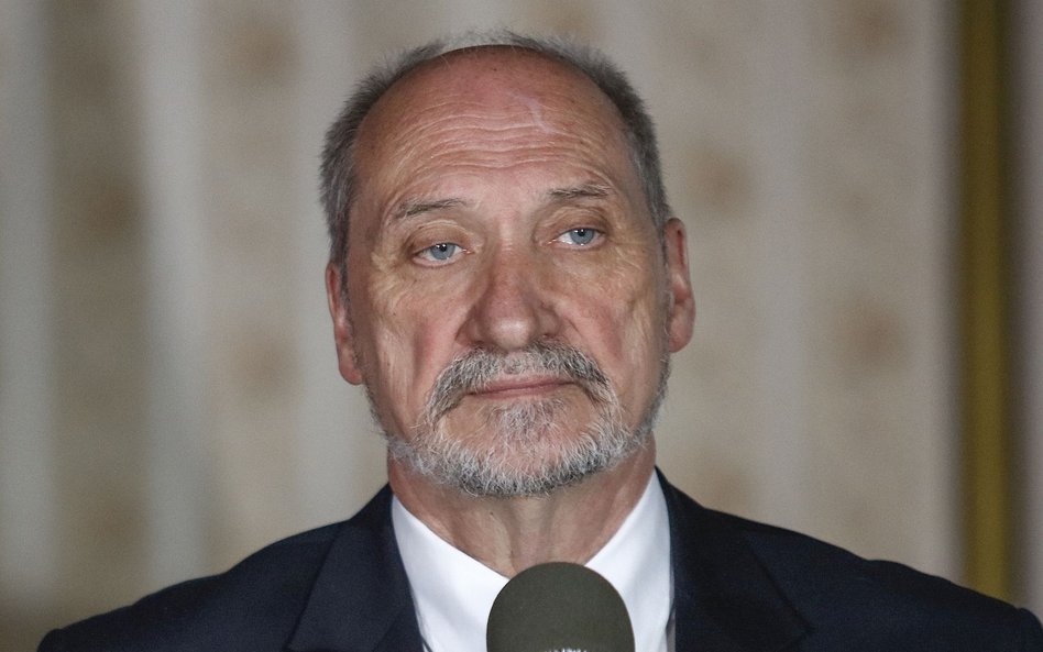 Macierewicz: Nie możemy pozwolić, by to barbarzyństwo rozszerzało się