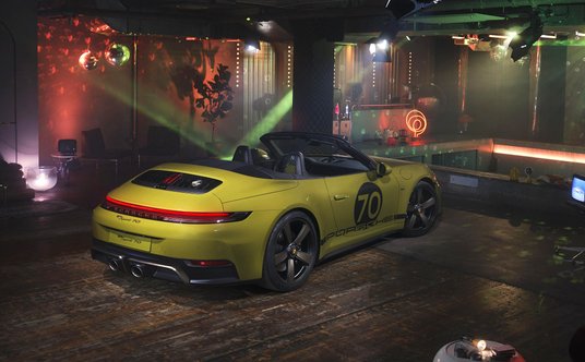 Porsche 911 Carrera GTS Cabriolet Spirit 70