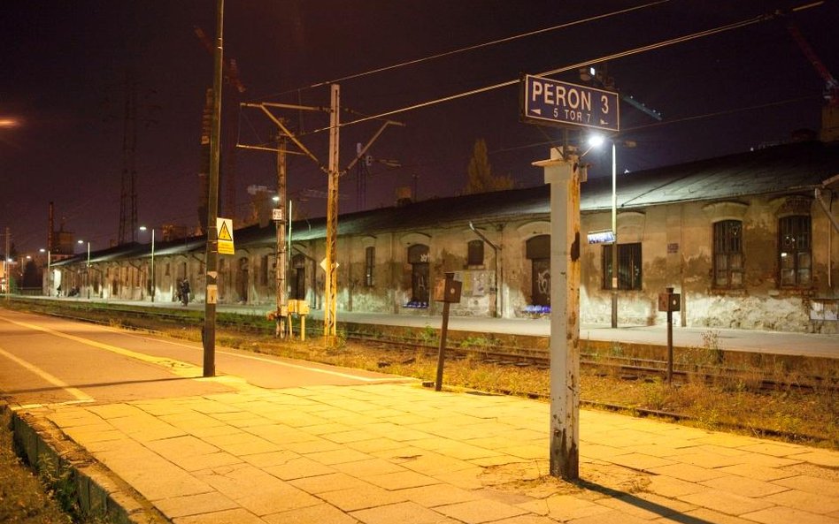Nożownik na peronie